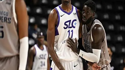 杨文龙、姜鑫杰亚冬会男子单板滑雪大跳台项目金牌银牌入账